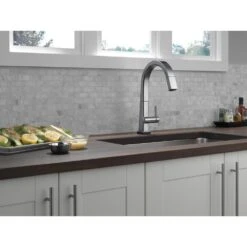 Pivotal Single-Handle Pull-Down Sprayer Kitchen Faucet With Touch2O Technology And MagnaTite Docking In Arctic Stainless -Pro House Shop b6700e69369d7989da207c63542c3058 1800x1800